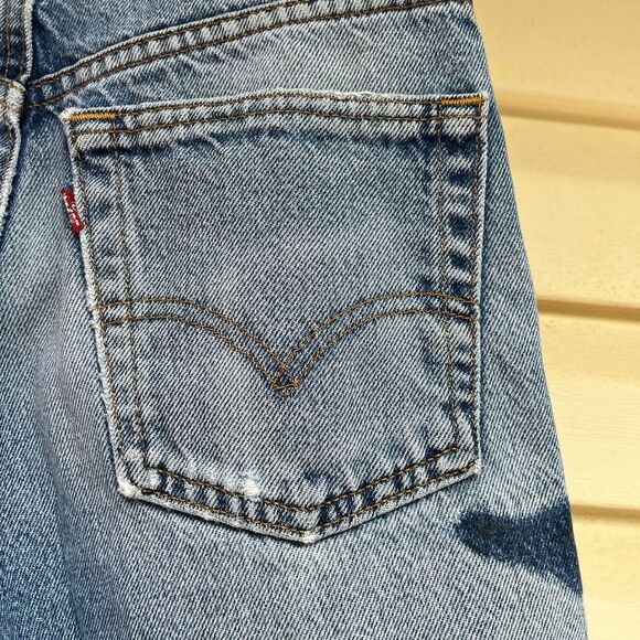 Levi’s blue long shorts, distressed, side blue streak, zip fly closure,W29L34 - Picture 8 of 12